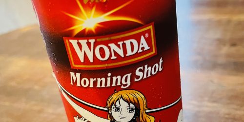 wondaの缶にONE PIECEのナミが描かれている缶