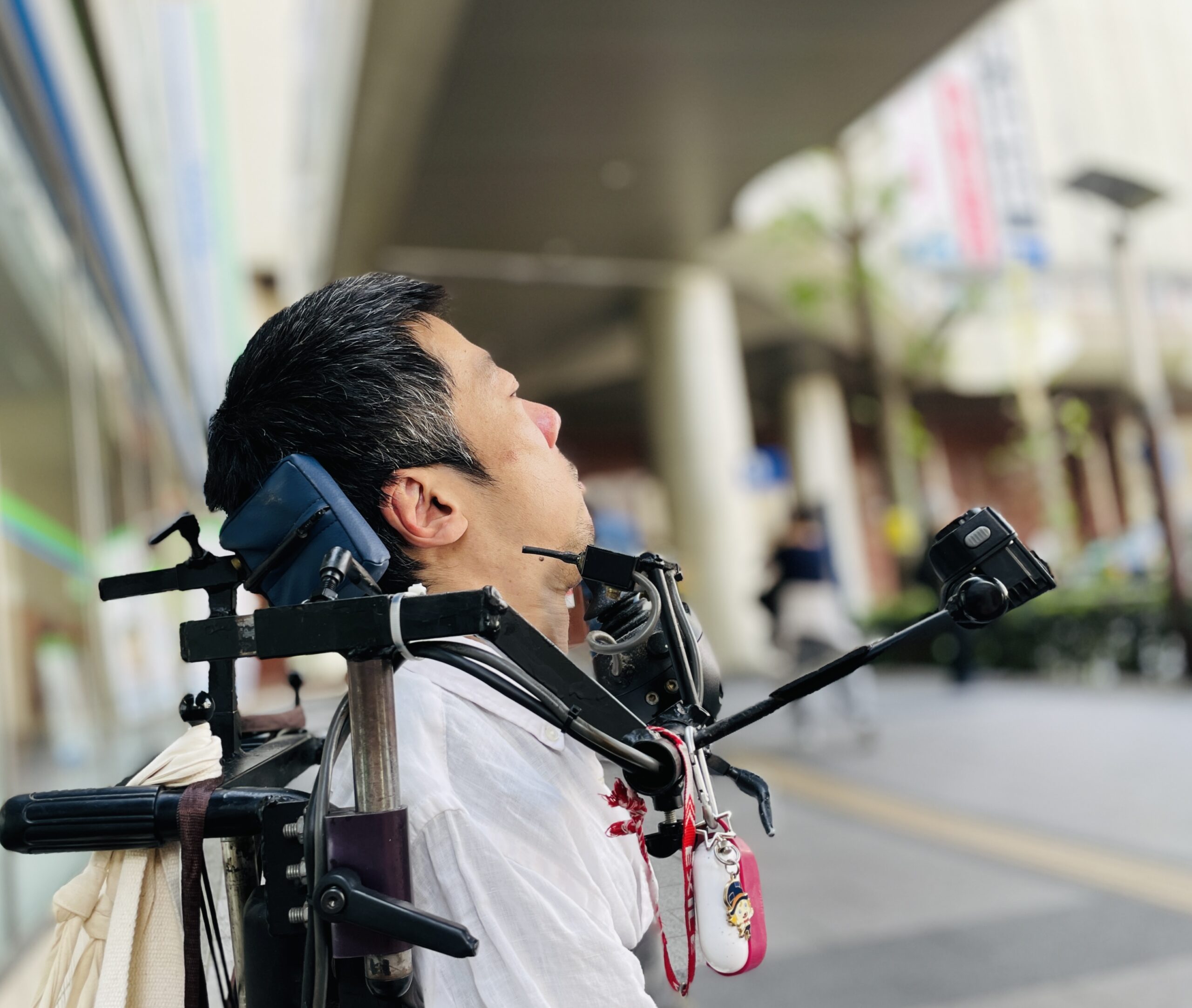 駅のロータリーにいる僕