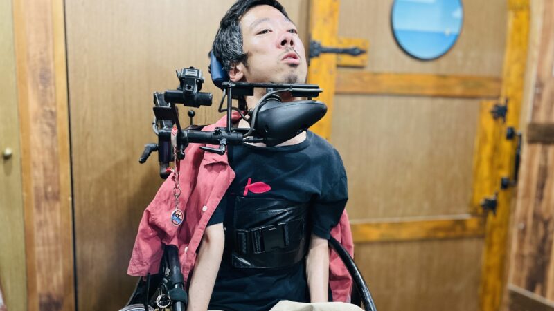 ドアの前にいる僕