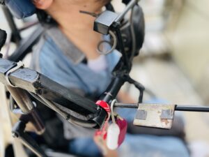 車椅子のコントローラーが写っている写真