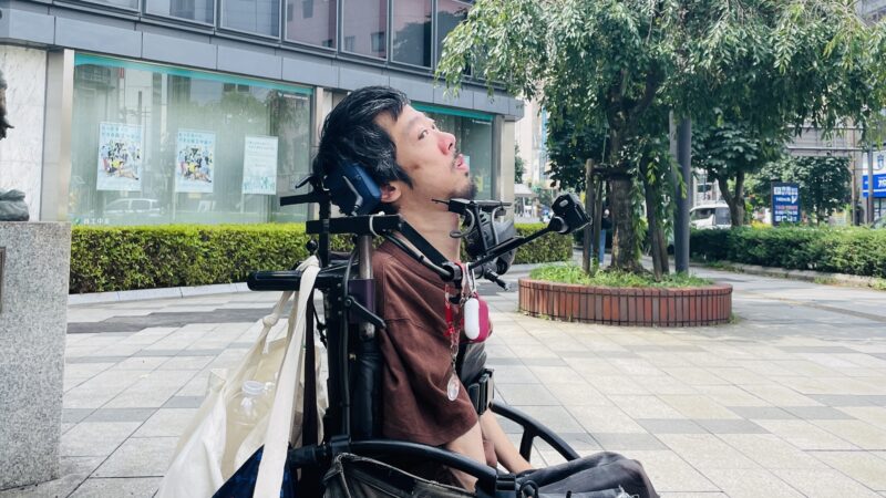 外にいる僕