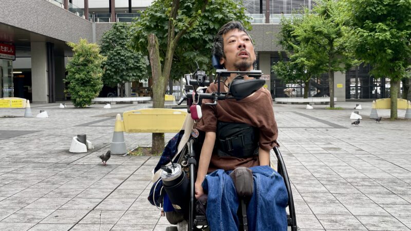 広場にいる僕