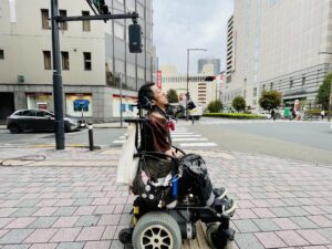 横断歩道の前にいる僕