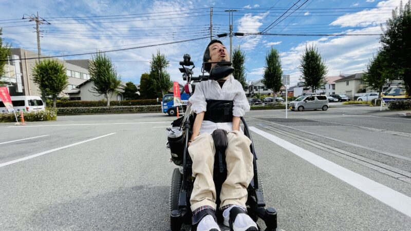 青空を見上げている僕