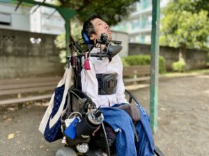 公園にいる僕の写真