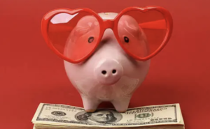 赤いサングラスをかけている豚がドル札の上にいるイラスト