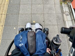 足の上から撮影した写真