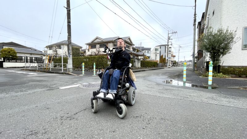 青い空の下にいる僕