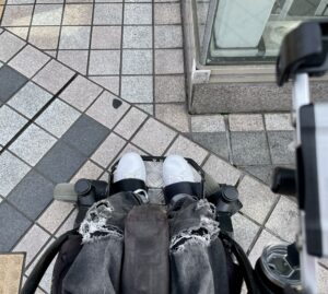 足の上から撮影した写真