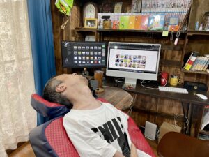 パソコンを見ている僕