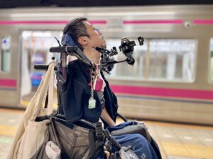 京王線の車両を見ている僕